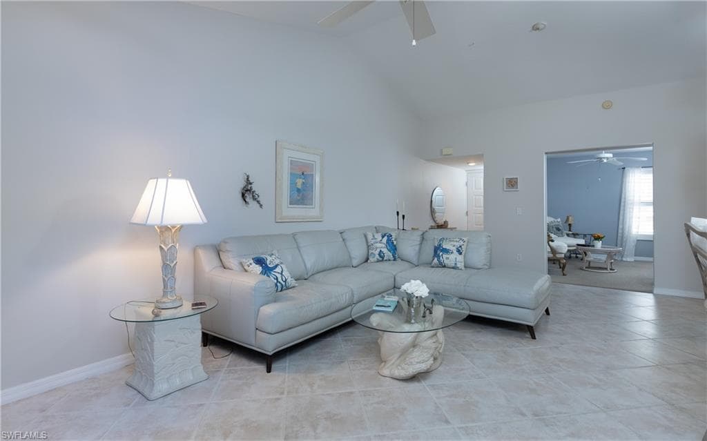 5825 Trailwinds DR # 425, FORT MYERS FL 33907-4