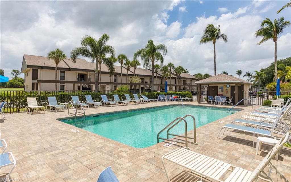 5825 Trailwinds DR # 425, FORT MYERS FL 33907-19