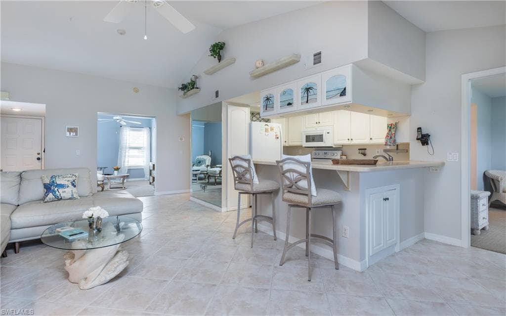 5825 Trailwinds DR # 425, FORT MYERS FL 33907-7