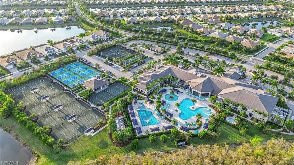 28563 Twain DR, BONITA SPRINGS FL 34135-32