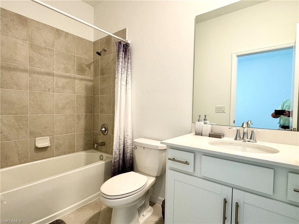 2258 Avocado LN, NAPLES FL 34120-11