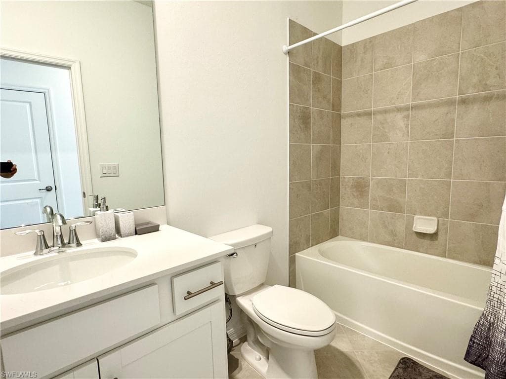 2258 Avocado LN, NAPLES FL 34120-9