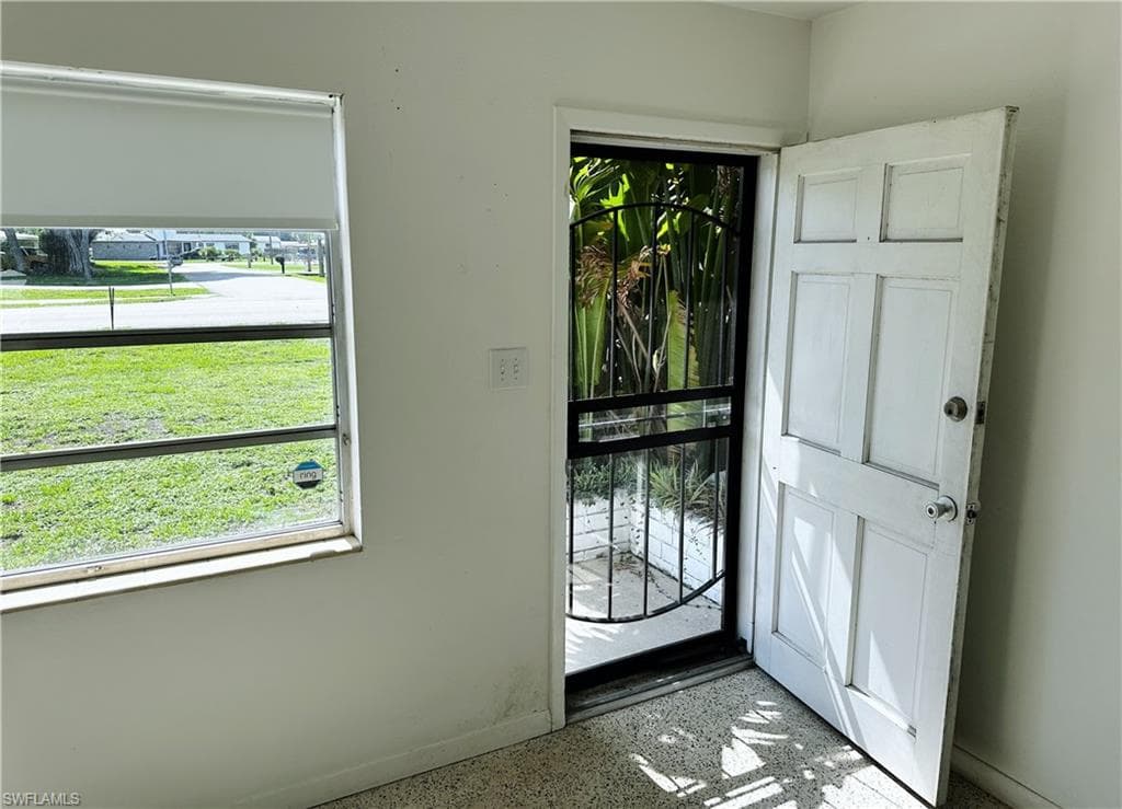 4360 Deleon ST, FORT MYERS FL 33901-1