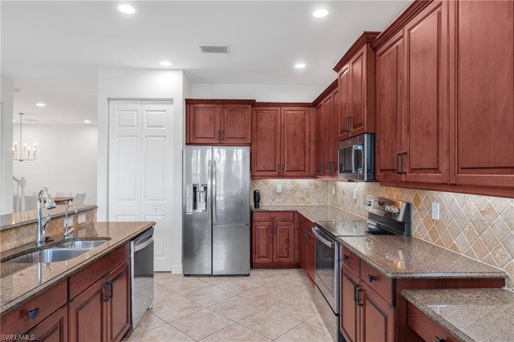 10487 Winged Elm LN-6