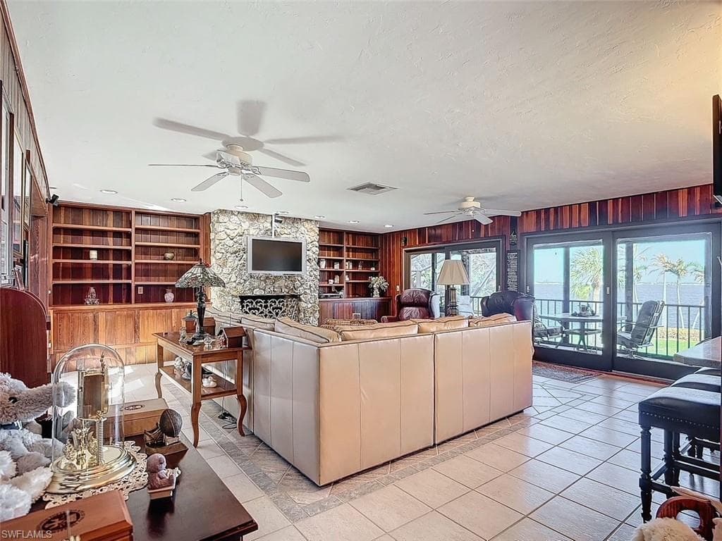 15110 Anchorage WAY, FORT MYERS FL 33908-16