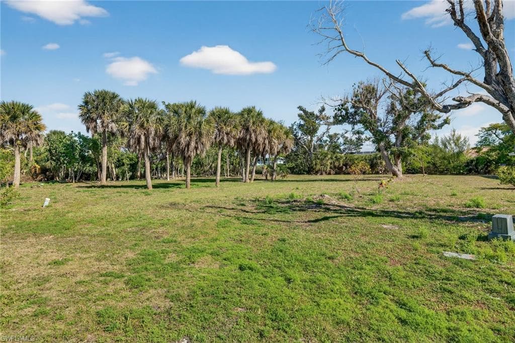 408 Tiree CIR, SANIBEL FL 33957-1