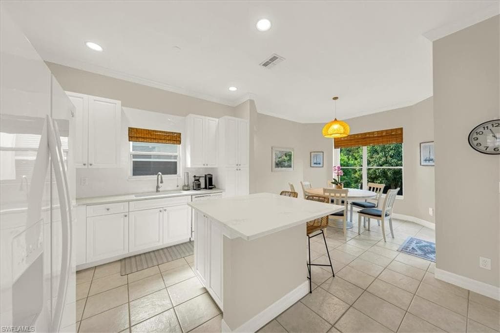 28327 Hidden Lake DR, BONITA SPRINGS FL 34134-7