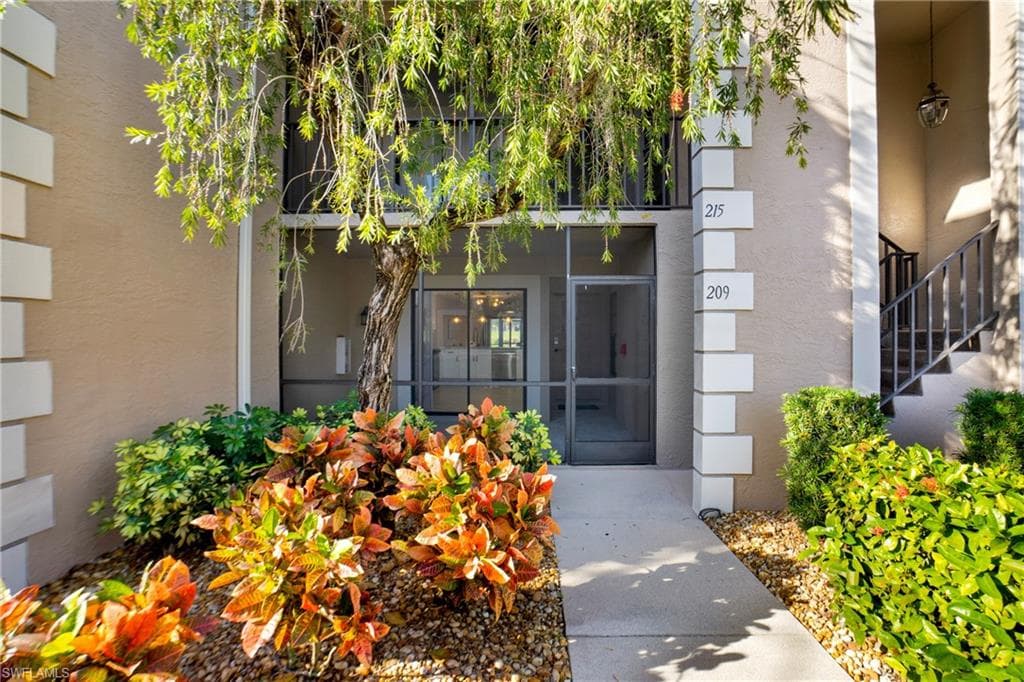16381 Kelly Woods DR # 150, FORT MYERS FL 33908-25