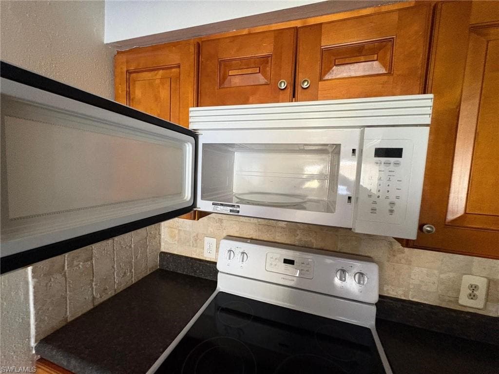 2875 Winkler AVE # 520, FORT MYERS FL 33916-4