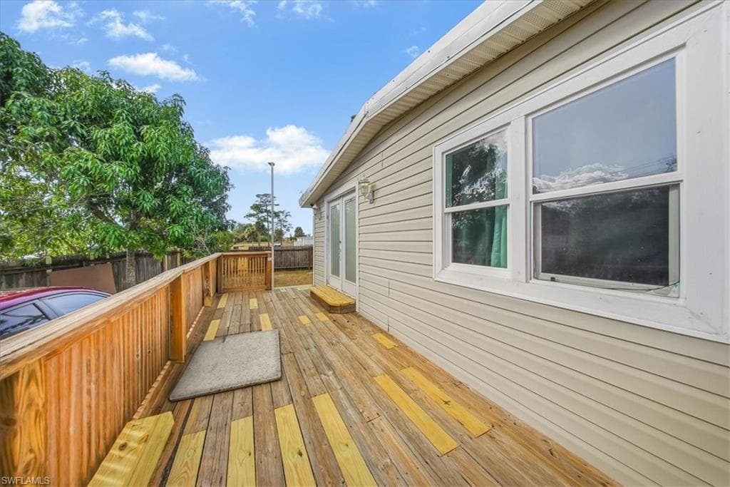 1978 Laurel LN, NORTH FORT MYERS FL 33917-31