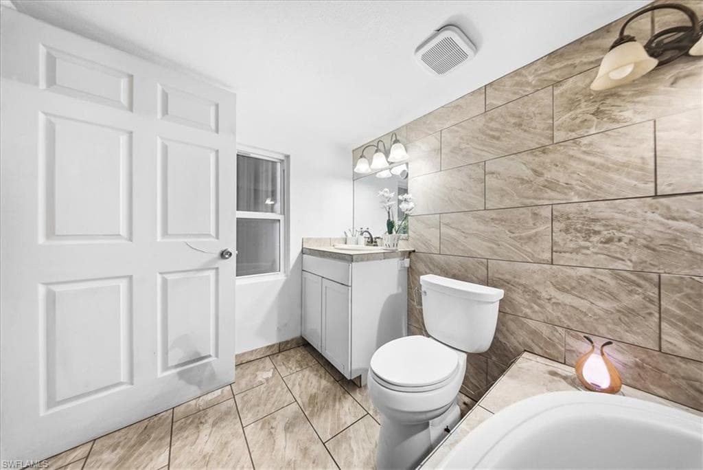 1978 Laurel LN, NORTH FORT MYERS FL 33917-18