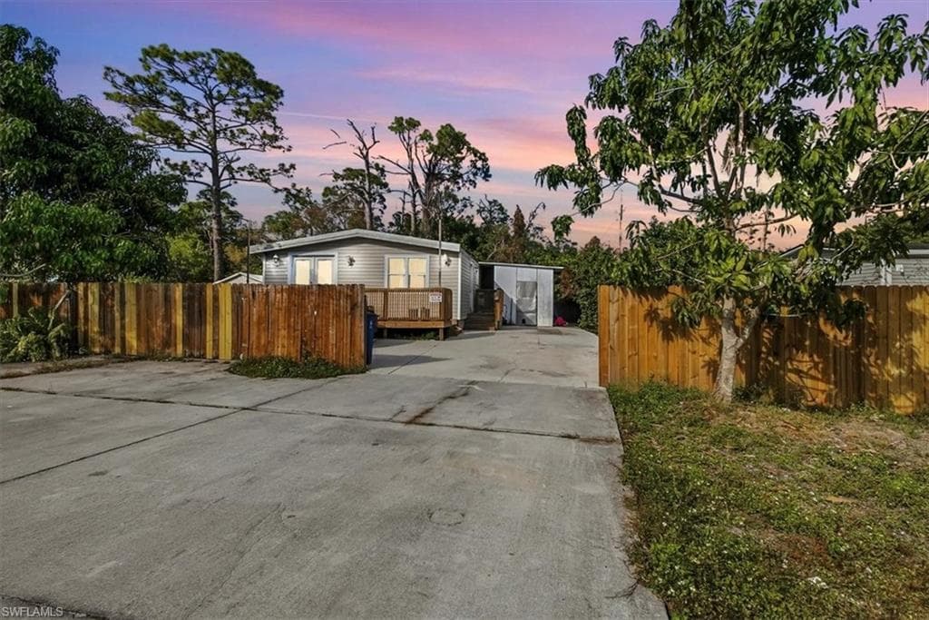 1978 Laurel LN, NORTH FORT MYERS FL 33917-3