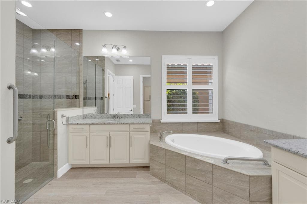 9276 Isla Bella CIR, BONITA SPRINGS FL 34135-21