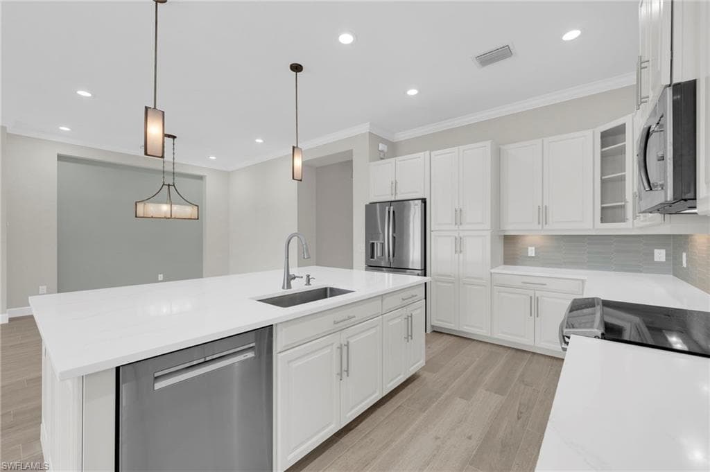 9276 Isla Bella CIR, BONITA SPRINGS FL 34135-10