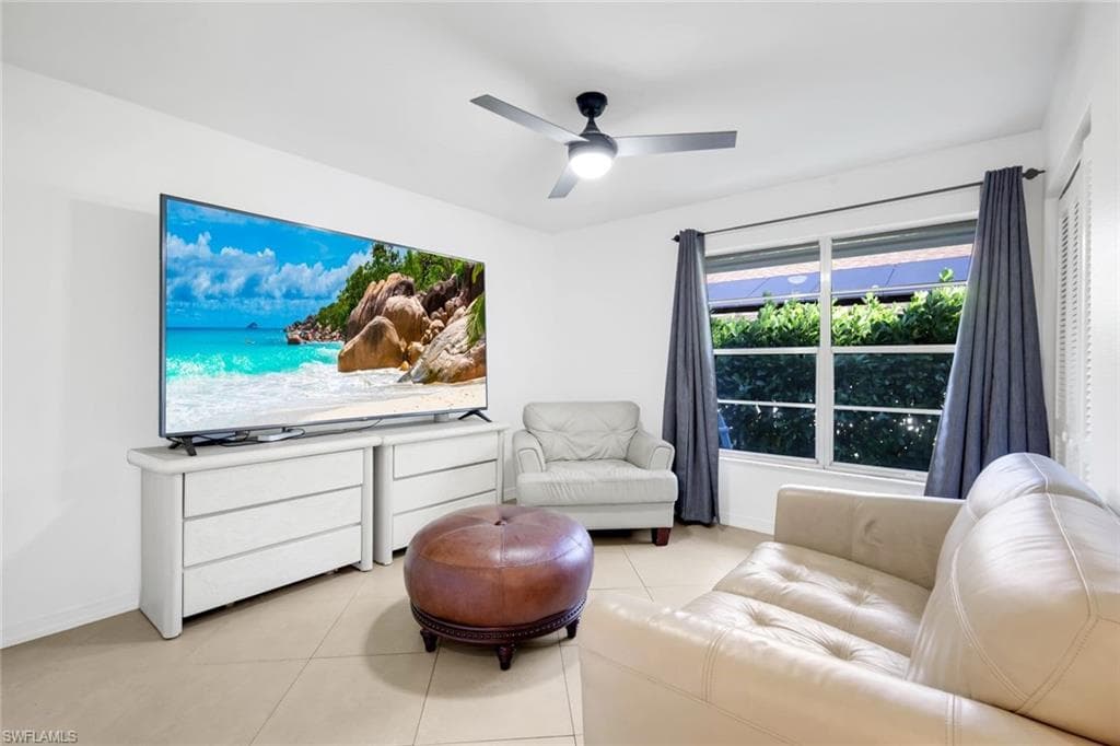 4352 Parrot AVE, NAPLES FL 34104-15