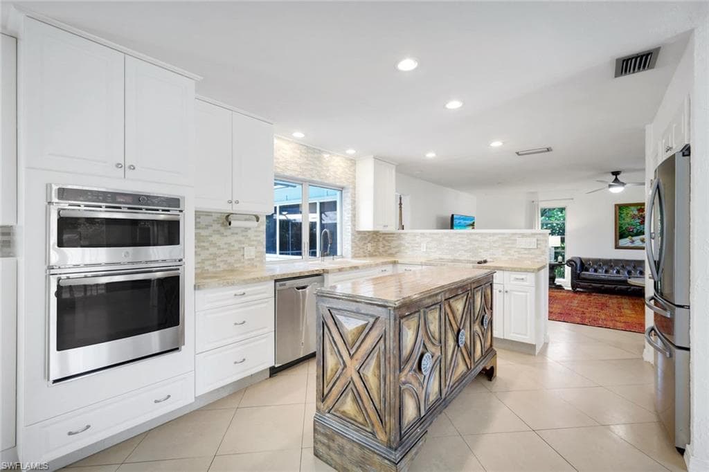 4352 Parrot AVE, NAPLES FL 34104-9