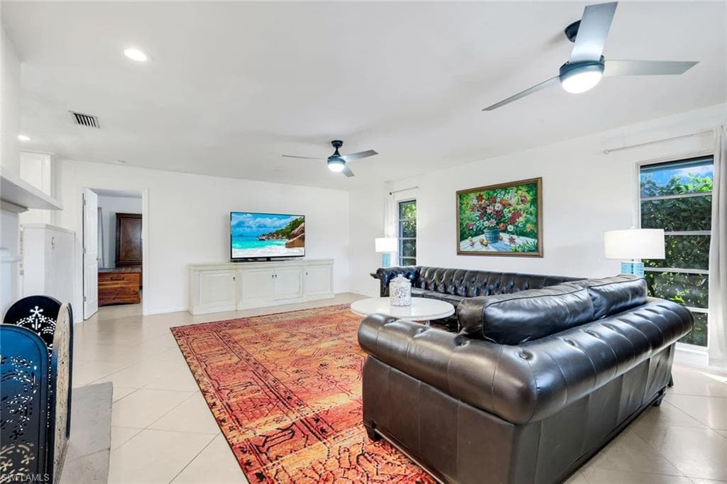 4352 Parrot AVE, NAPLES FL 34104-7