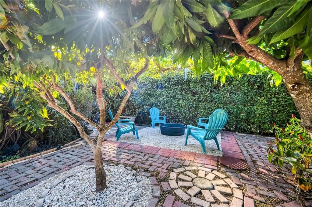 4352 Parrot AVE, NAPLES FL 34104-20