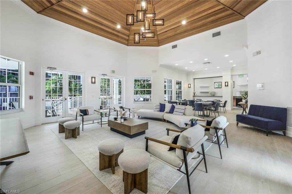 400 FLAGSHIP DR # 306, NAPLES FL 34108-22