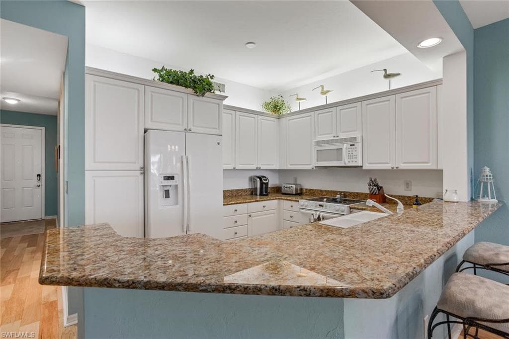 400 FLAGSHIP DR # 306, NAPLES FL 34108-1