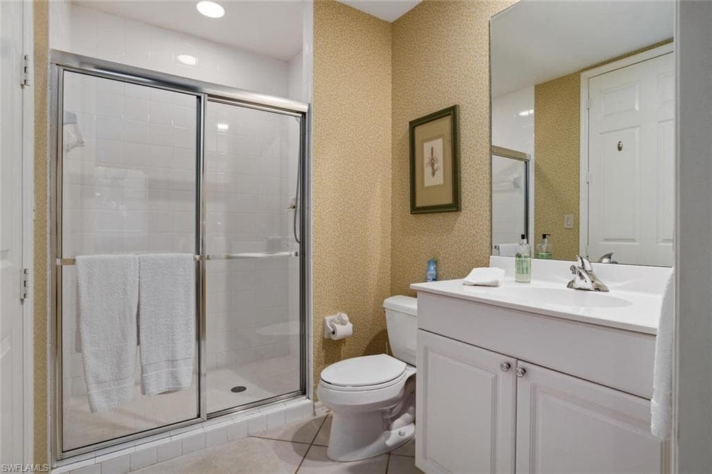 400 FLAGSHIP DR # 306, NAPLES FL 34108-13