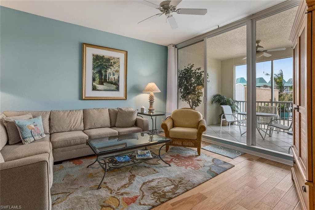 400 FLAGSHIP DR # 306, NAPLES FL 34108-3