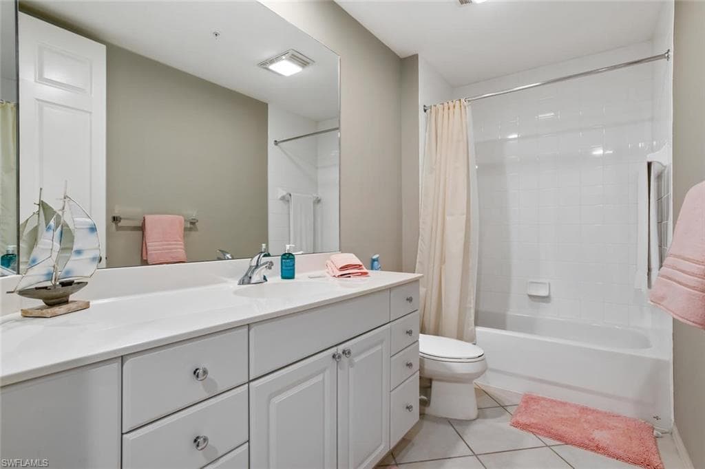400 FLAGSHIP DR # 306, NAPLES FL 34108-7