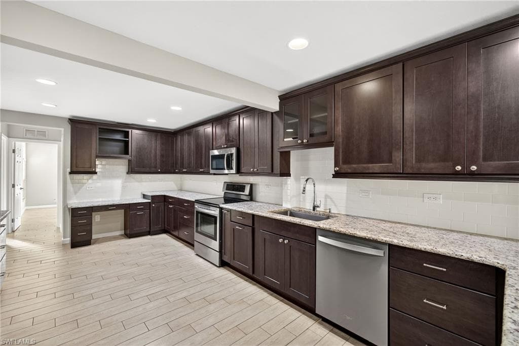 1447 Thistledown WAY, FORT MYERS FL 33901-9