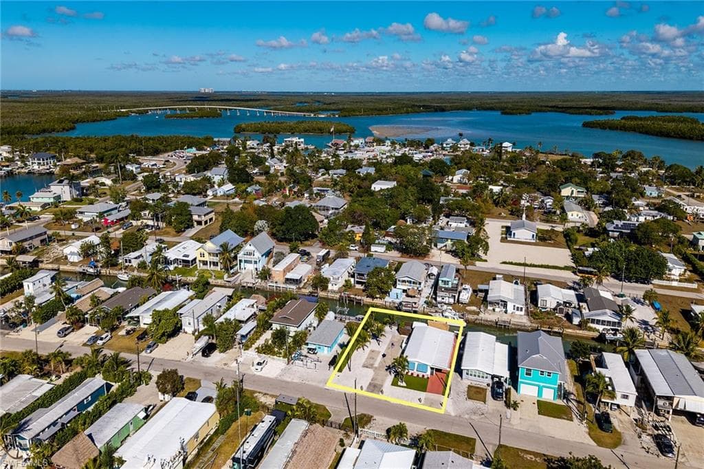 639 Palm AVE, OTHER FL 34140-38