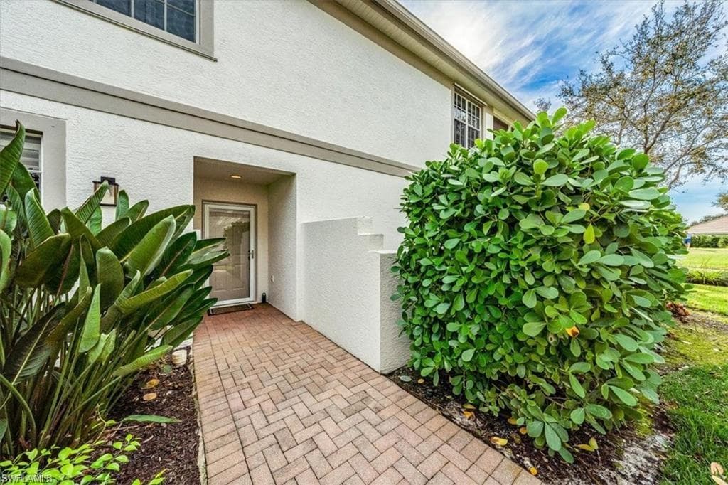 10482 Autumn Breeze DR # 102, ESTERO FL 34135-31