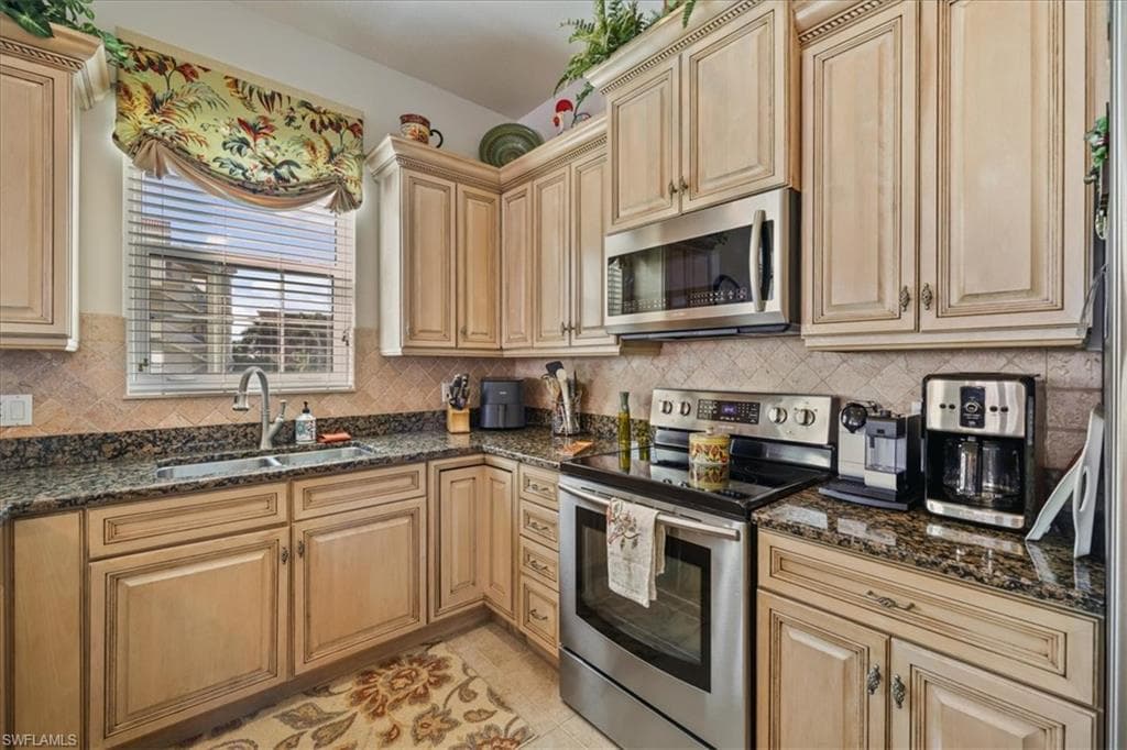 4235 SE 20th PL # A205, CAPE CORAL FL 33904-8