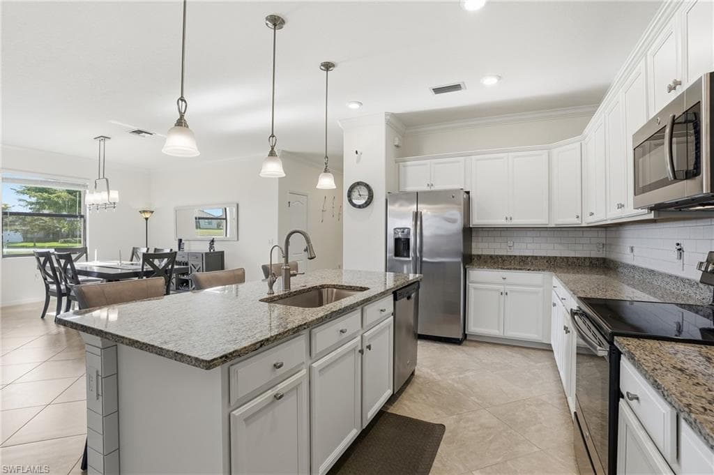 11591 Shady Blossom DR, FORT MYERS FL 33913-9