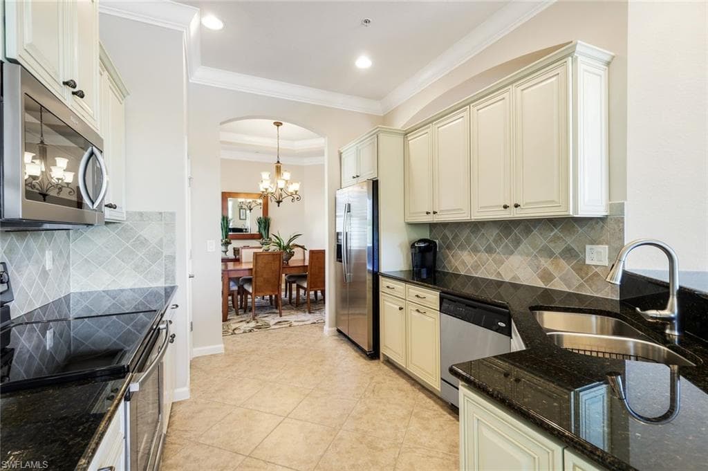 9513 Ironstone TER # 202, NAPLES FL 34120-11