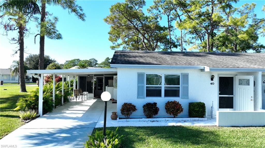 40 Heath Aster LN, LEHIGH ACRES FL 33936-2