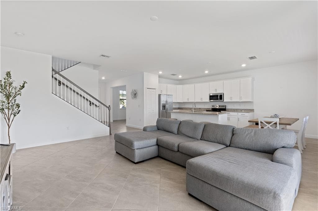 13805 Pine Lodge LN S, FORT MYERS FL 33913-12