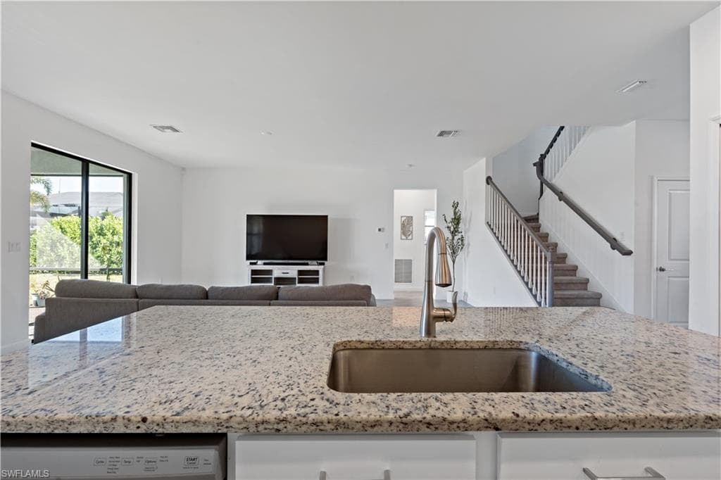 13805 Pine Lodge LN S, FORT MYERS FL 33913-17
