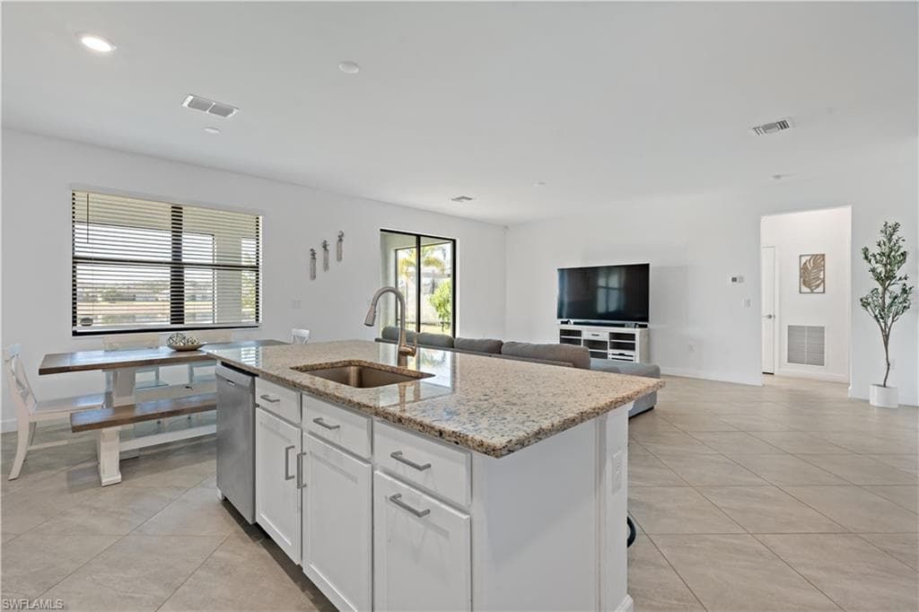 13805 Pine Lodge LN S, FORT MYERS FL 33913-14