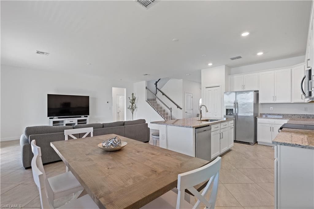 13805 Pine Lodge LN S, FORT MYERS FL 33913-18