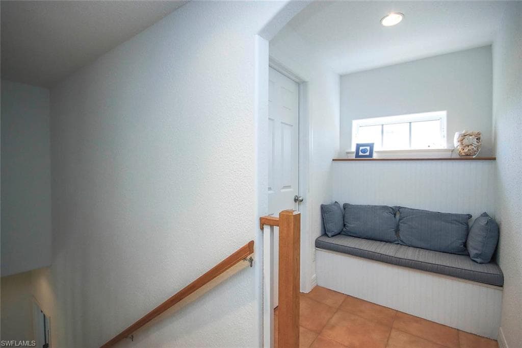 580 Sea Oats DR, SANIBEL FL 33957-35