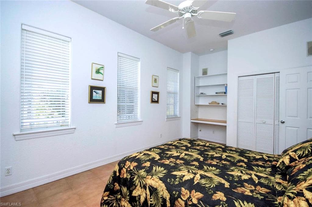 580 Sea Oats DR, SANIBEL FL 33957-23