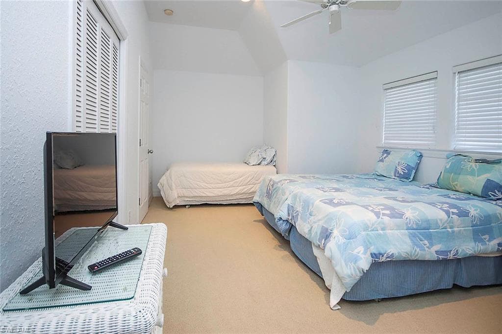 580 Sea Oats DR, SANIBEL FL 33957-32
