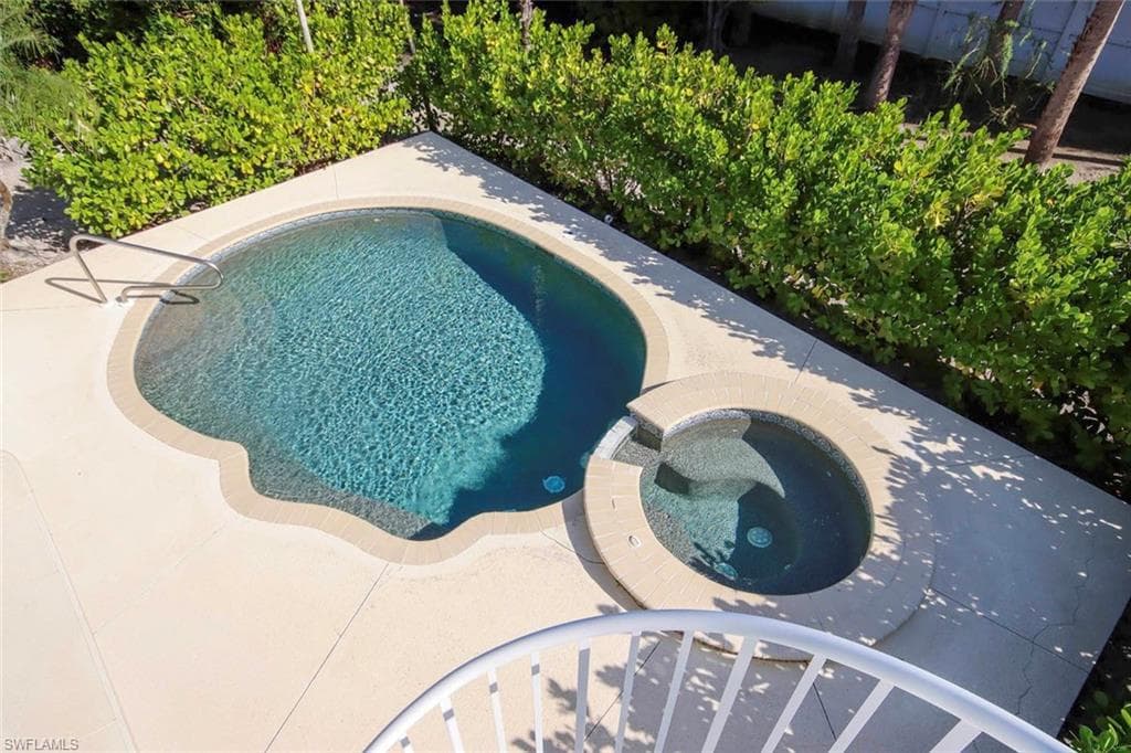 580 Sea Oats DR, SANIBEL FL 33957-36