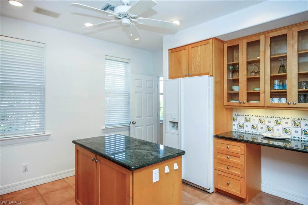 580 Sea Oats DR, SANIBEL FL 33957-10