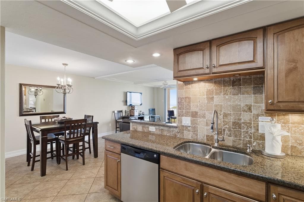 440 Seaview CT # 910, MARCO ISLAND FL 34145-9