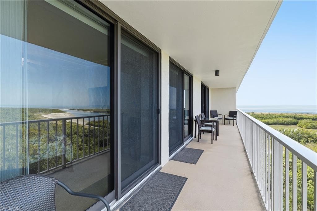 440 Seaview CT # 910, MARCO ISLAND FL 34145-28