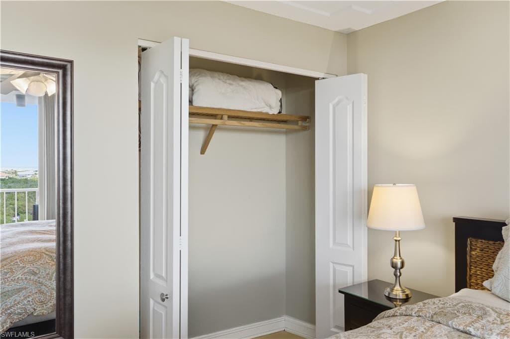 440 Seaview CT # 910, MARCO ISLAND FL 34145-20