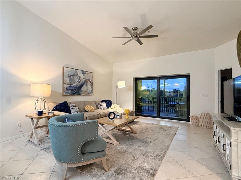 8375 Heritage Links CT # 1826, NAPLES FL 34112-1