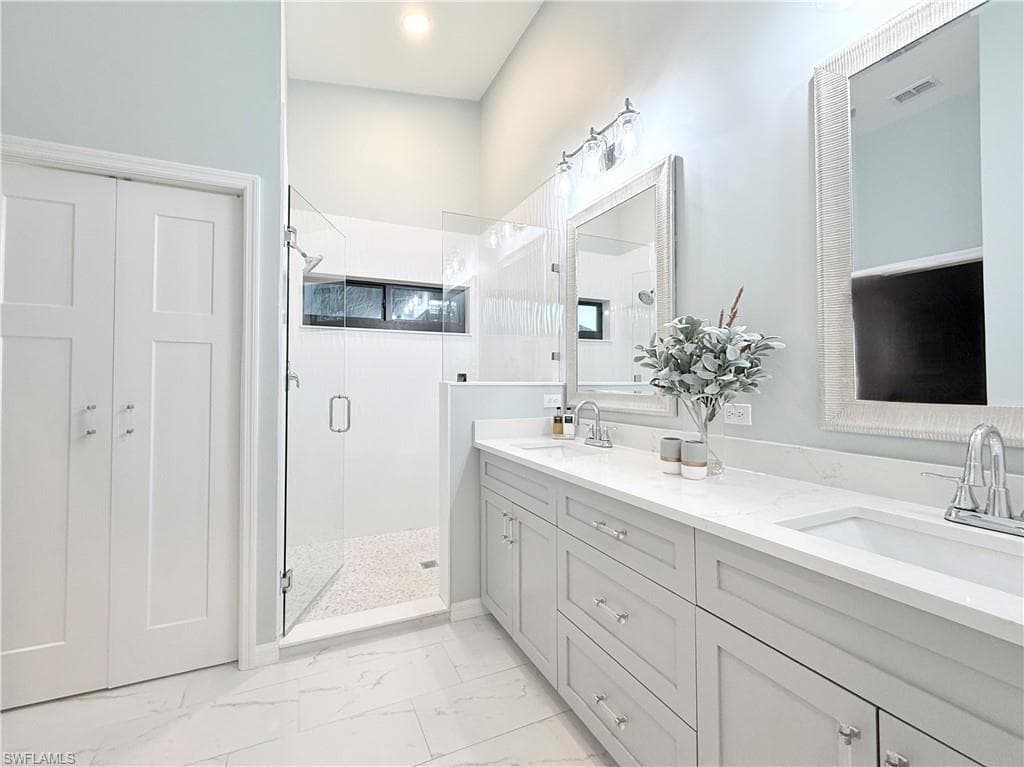 8375 Heritage Links CT # 1826, NAPLES FL 34112-6