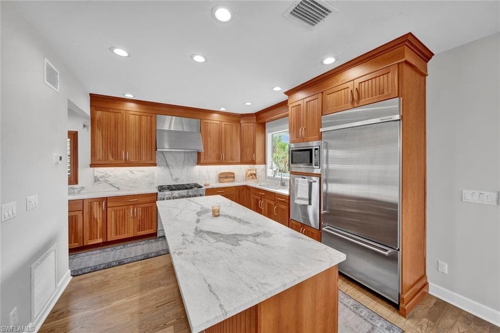 1828 Buckthorn LN, SANIBEL FL 33957-5