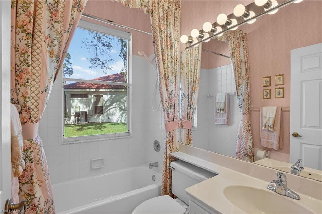 6687 Huntley LN S, NAPLES FL 34104-22